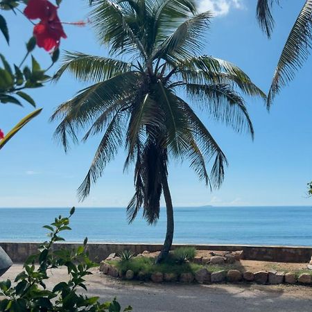 La Petite Maison And Sea Splash Baie Sainte Anne Bagian luar foto