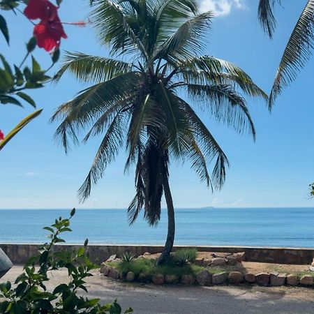 La Petite Maison And Sea Splash Hotel Baie Sainte Anne Bagian luar foto