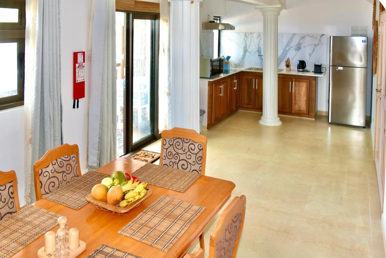 La Petite Maison And Sea Splash Baie Sainte Anne Bagian luar foto